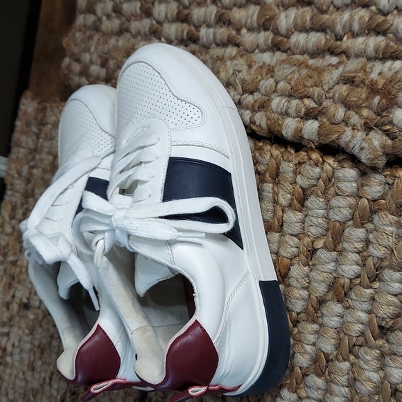 Strauss and Ramm Other - Strauss + Ramm Low Top Lace Up Sneaker/Tennis Shoe